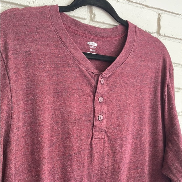 Old Navy Heathered Burgundy Red Henley - Picture 6 of 8